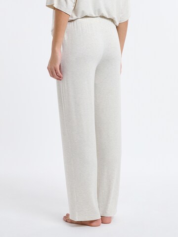 Pantaloncini da pigiama 'Kate' di ETAM in beige