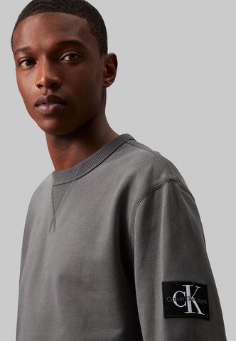 Calvin Klein Jeans Sweatshirt in Grey