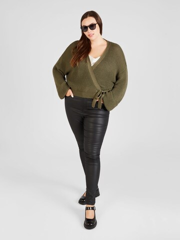 ABOUT YOU Curvy Cardigan 'Selina' i grøn