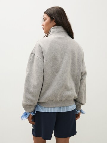 Bershka Sweatshirt in Grijs