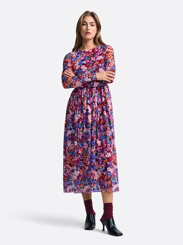 Rich & Royal - Vestido em vermelho