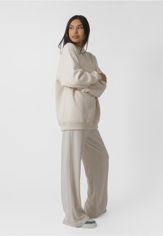 OH APRIL Sweatshirt in Beige