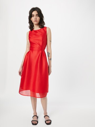 APART Φόρεμα κοκτέιλ σε κόκκινο: μπροστά