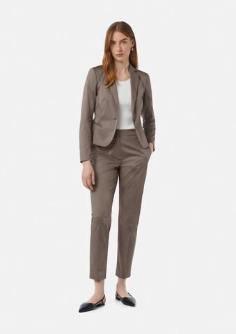 Coupe slim Pantalon à plis COMMA en marron