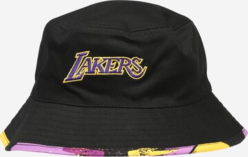 Mitchell & Ness Hat in Black: front