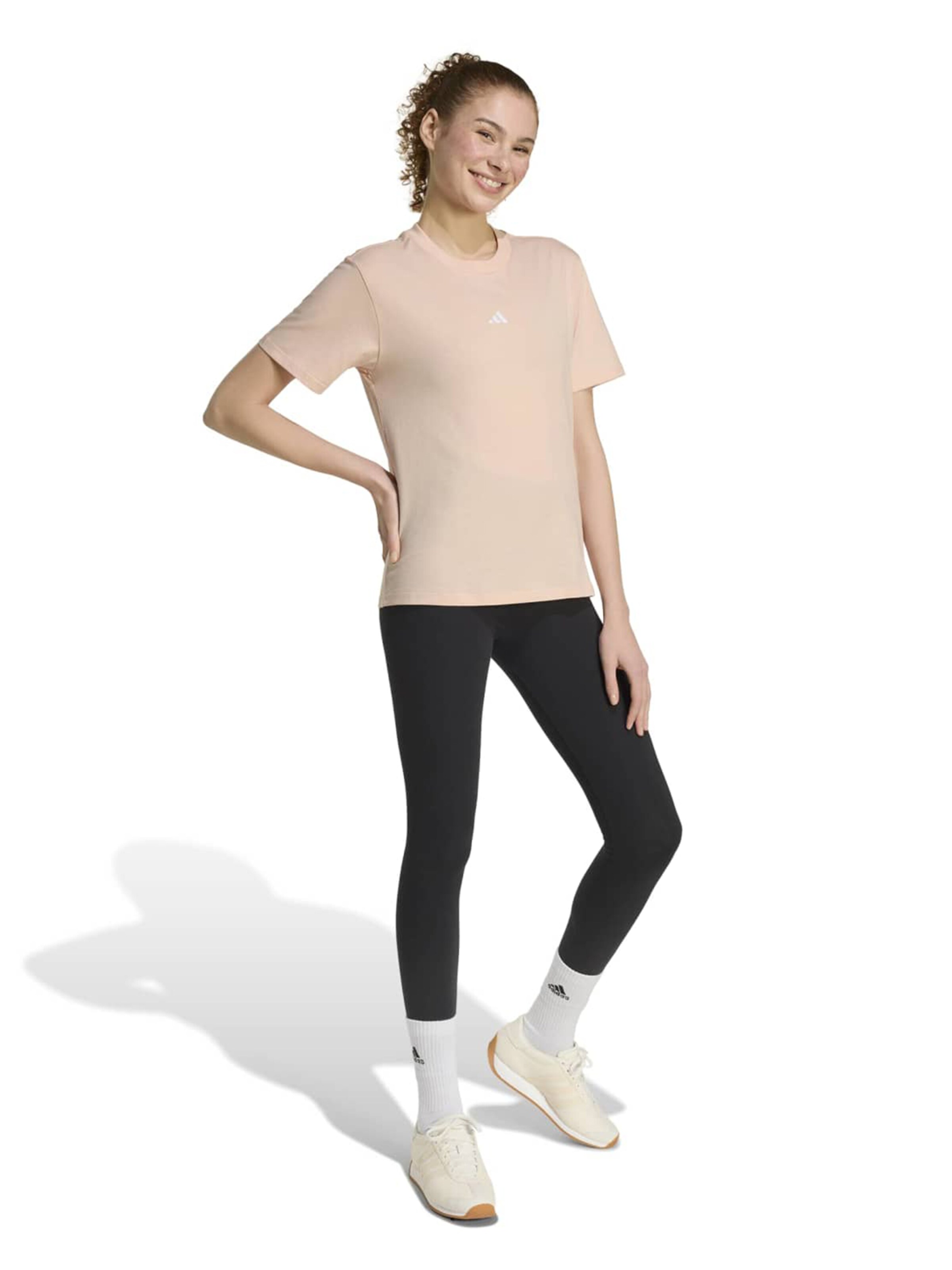 T-shirt fonctionnel 'Essentials' ADIDAS SPORTSWEAR en rose : devant