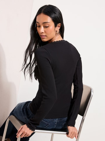 Maglietta di Friends Like These in nero