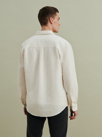 DAN FOX APPAREL Regular fit Button Up Shirt 'Arthur' in White