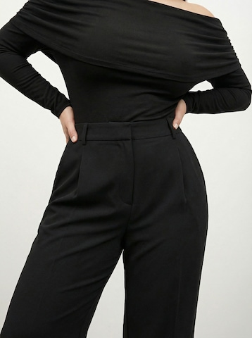 CITA MAASS Wide leg Trousers with creases in Black