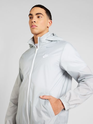 Nike Sportswear Joggingdragt i grå