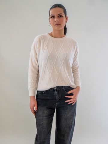 WEARABLE STORIES Trui 'Manou' in Beige: voorkant