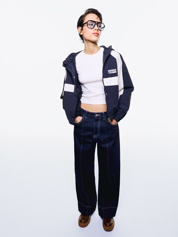 évasé Jean Bershka en bleu : devant