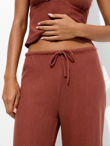 Pull&Bear Loosefit Hose in Braun