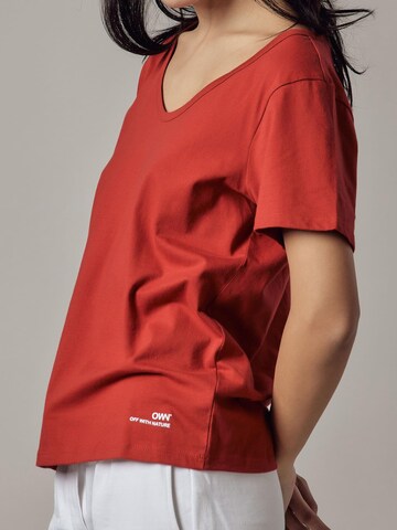 Maglietta 'T-Shirt Scollo Profondo' di OWN Off With Nature in rosso
