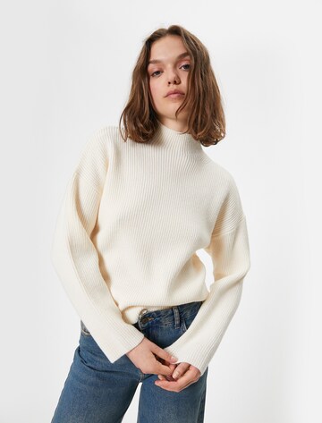 Koton Pullover in Weiß
