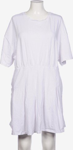 ASOS DESIGN Curve Dress in 6XL in White: front