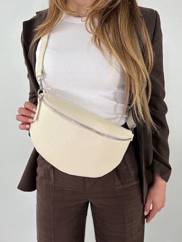 lePelou Gürteltasche 'TONI large'‌‌‌‌‌ in Beige: Vorderseite