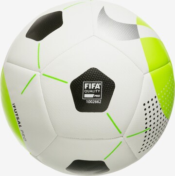 NIKE Ball in Weiß