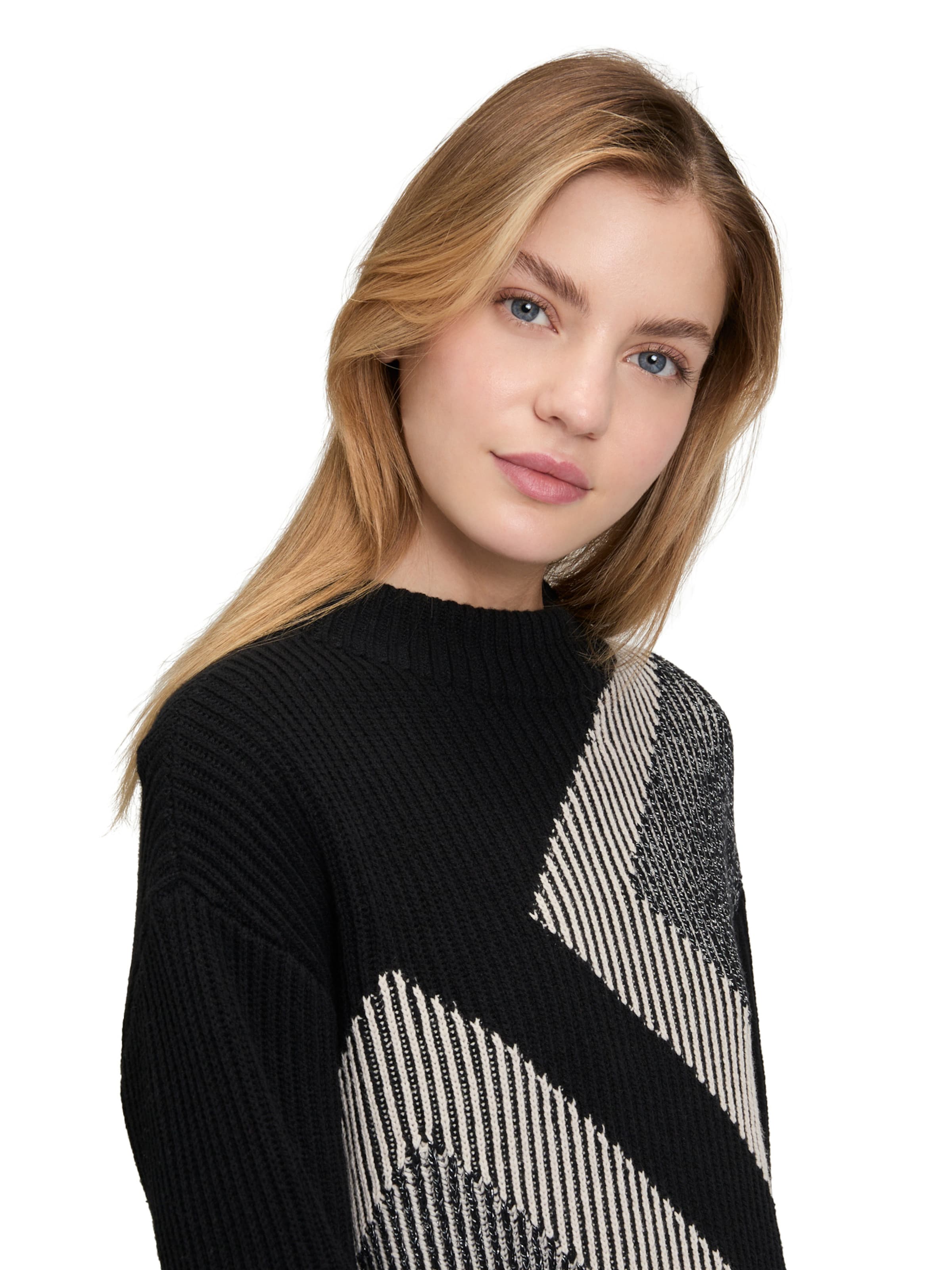 Betty Barclay Sweater in Black