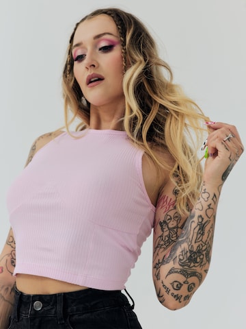 ABOUT YOU x Sharlota Top 'Marie' in Roze: voorkant