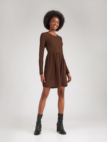 Robe 'Delia' ABOUT YOU en marron : devant