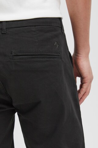 regular Pantaloni chino di Casual Friday in nero