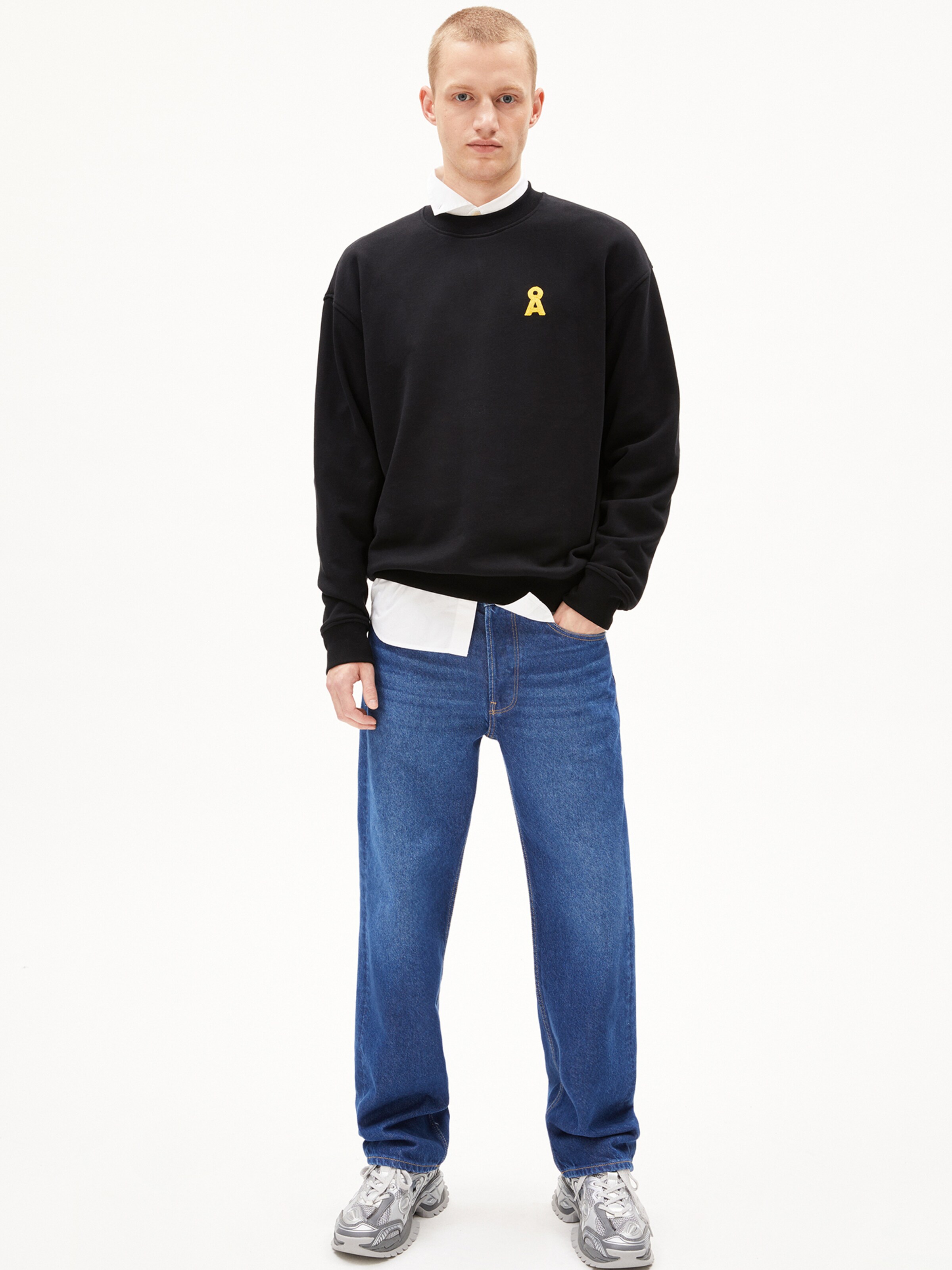 ARMEDANGELS Pullover 'EMAAL CREWNECK ICONIC Å' in Schwarz: Vorderseite