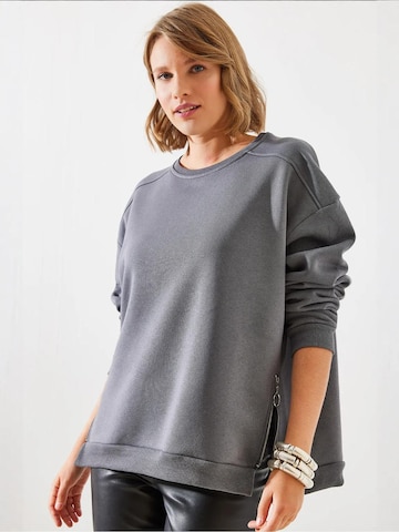 Felpa di Bianco Lucci in grigio