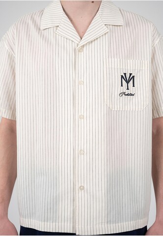 Comfort fit Camicia 'Dugout' di Prohibited in bianco