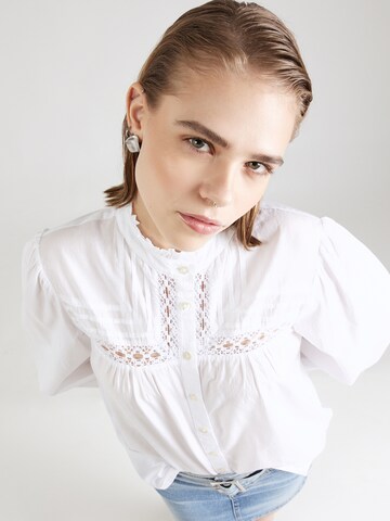 Emily Van Den Bergh Halenka – bílá