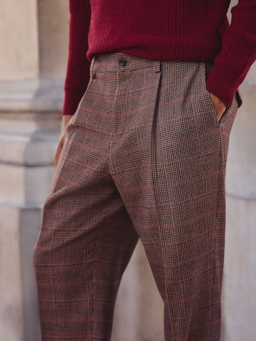 Next Slimfit Hose in Braun