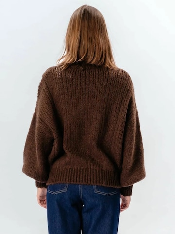 Pullover ' Emma Cable ' di TEESHOPPEN in marrone
