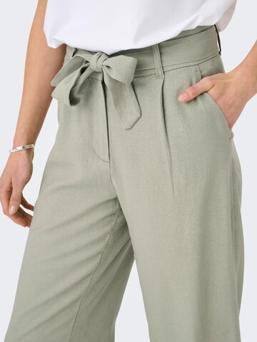 ONLY - Loosefit Calças com pregas 'ONLCaro' em verde