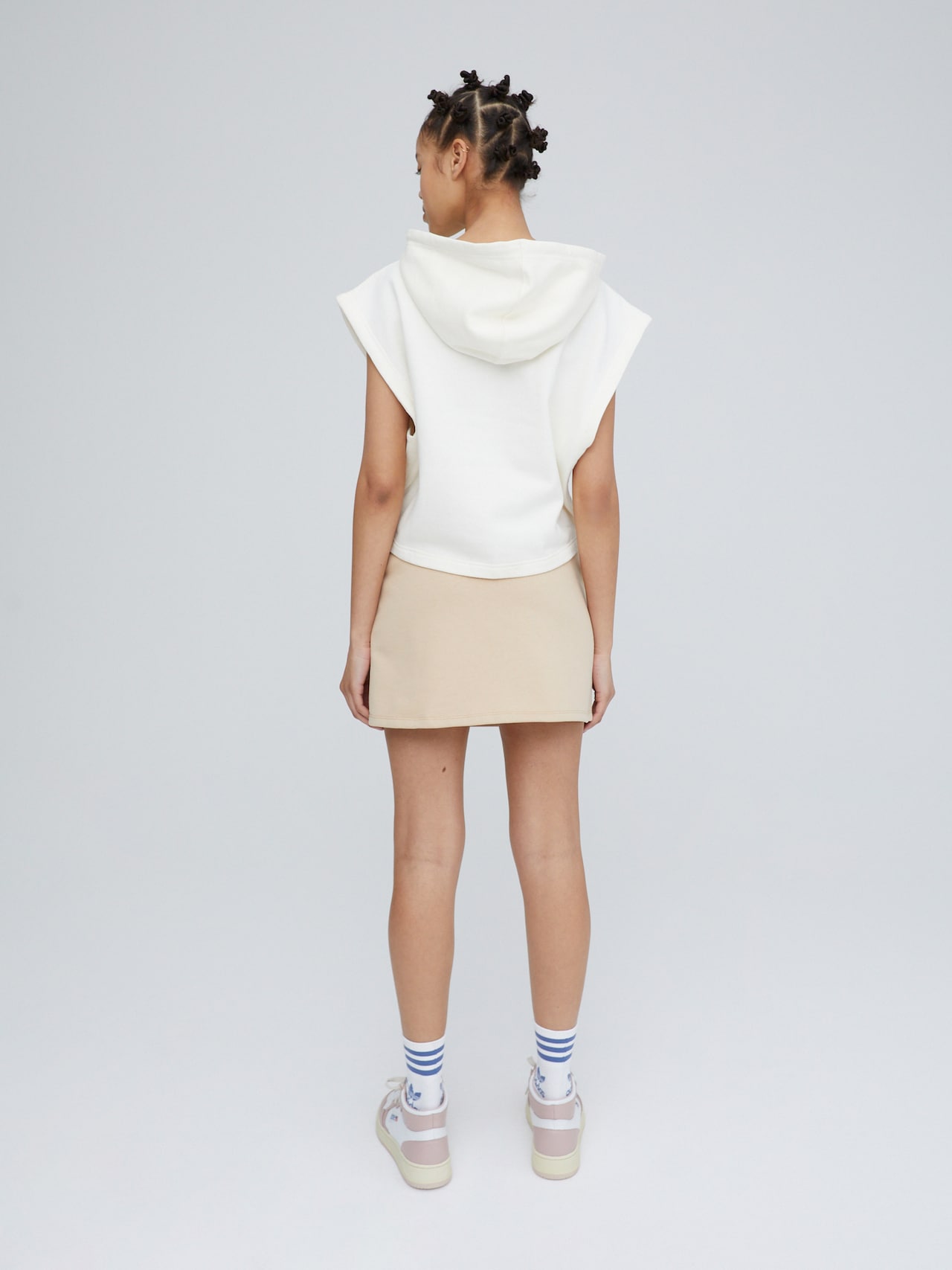 EDITED Produkte Sweatshirt 'Leo' creme