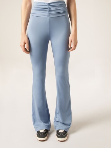 CALZEDONIA Flared Pants in Blue: front