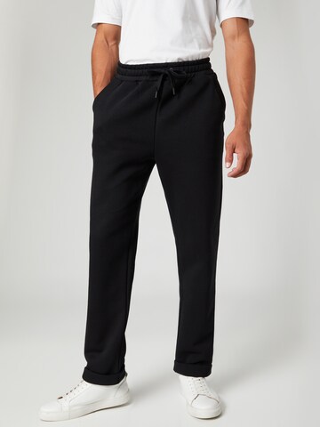 Regular Pantaloni 'Connor' de la Guido Maria Kretschmer Men pe negru: față