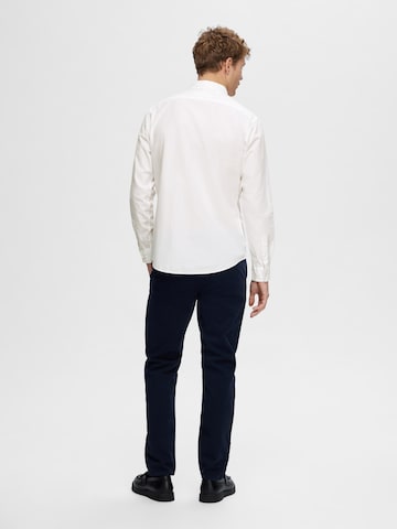 SELECTED HOMME - Slim Fit Camisa 'Rick' em branco