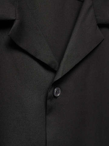 MANGO MAN Regularny krój Koszula 'MALAGA' w kolorze czarny