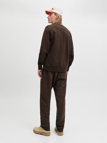 JACK & JONES Sweatshirt 'JJESOHO' in Bruin