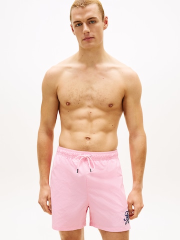 TOMMY HILFIGER Badeshorts in Pink: Vorderseite