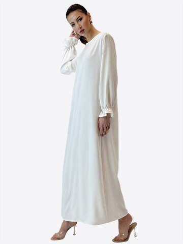 Elara Kleid in Weiß