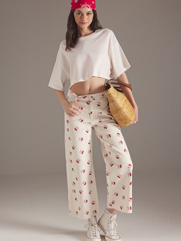 Trendyol - Pierna ancha Vaquero en beige: frente