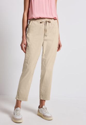 STREET ONE Slimfit Broek in Beige: voorkant