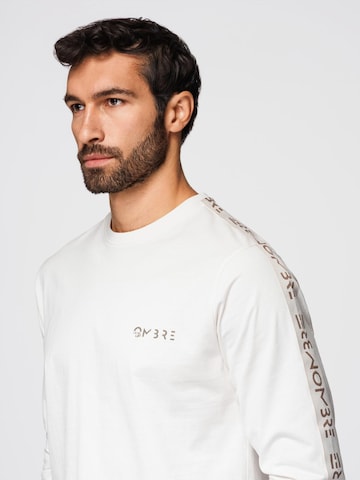 Tricou de la Ombre pe alb