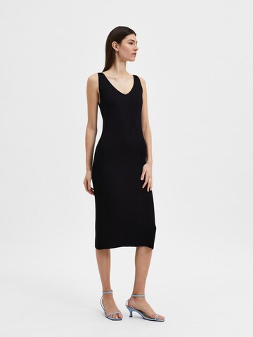 SELECTED FEMME Knitted dress 'TRIXIE' in Black: front