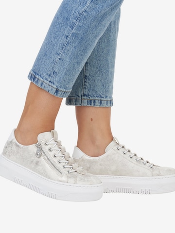 Baskets basses Rieker en blanc