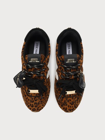 STEVE MADDEN Rövid szárú sportcipők 'Abbi-H' - barna