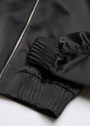 MANGO Přechodná bunda 'Malibu' – černá