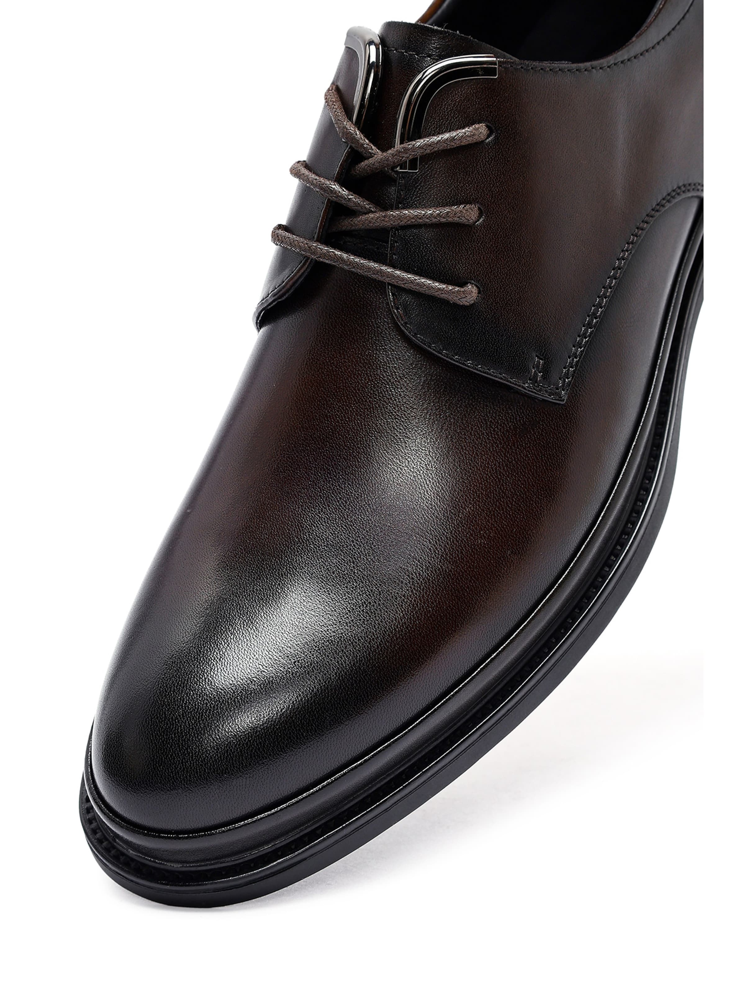 Scarpa stringata 'Derby' di Derimod in marrone