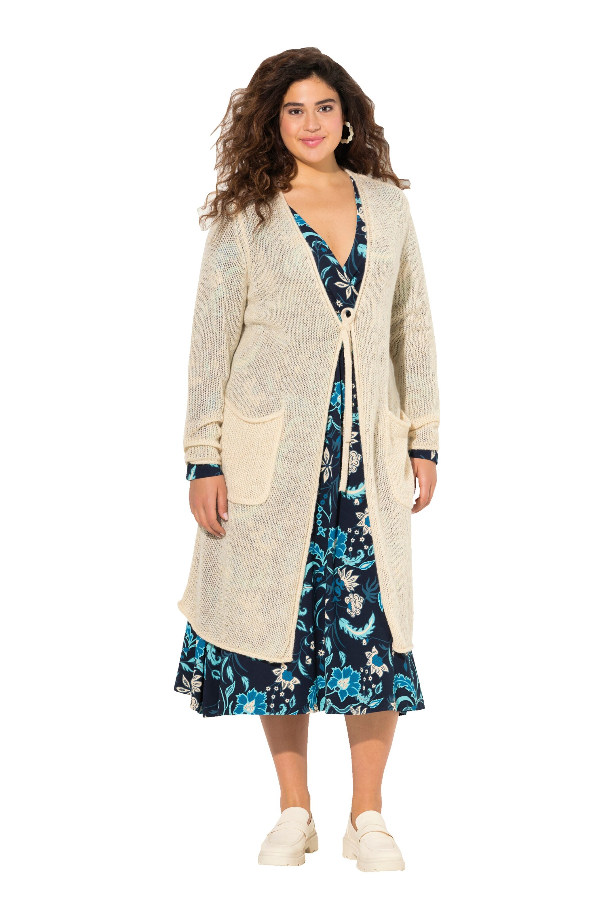 Ulla Popken Gebreid vest in Beige: voorkant